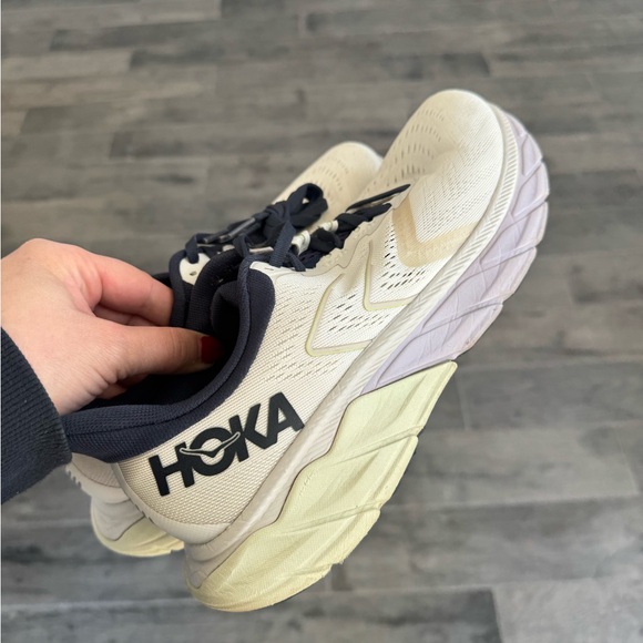 HOKA ARAHI 5 shoes excellent like new condition - Picture 8 of 15